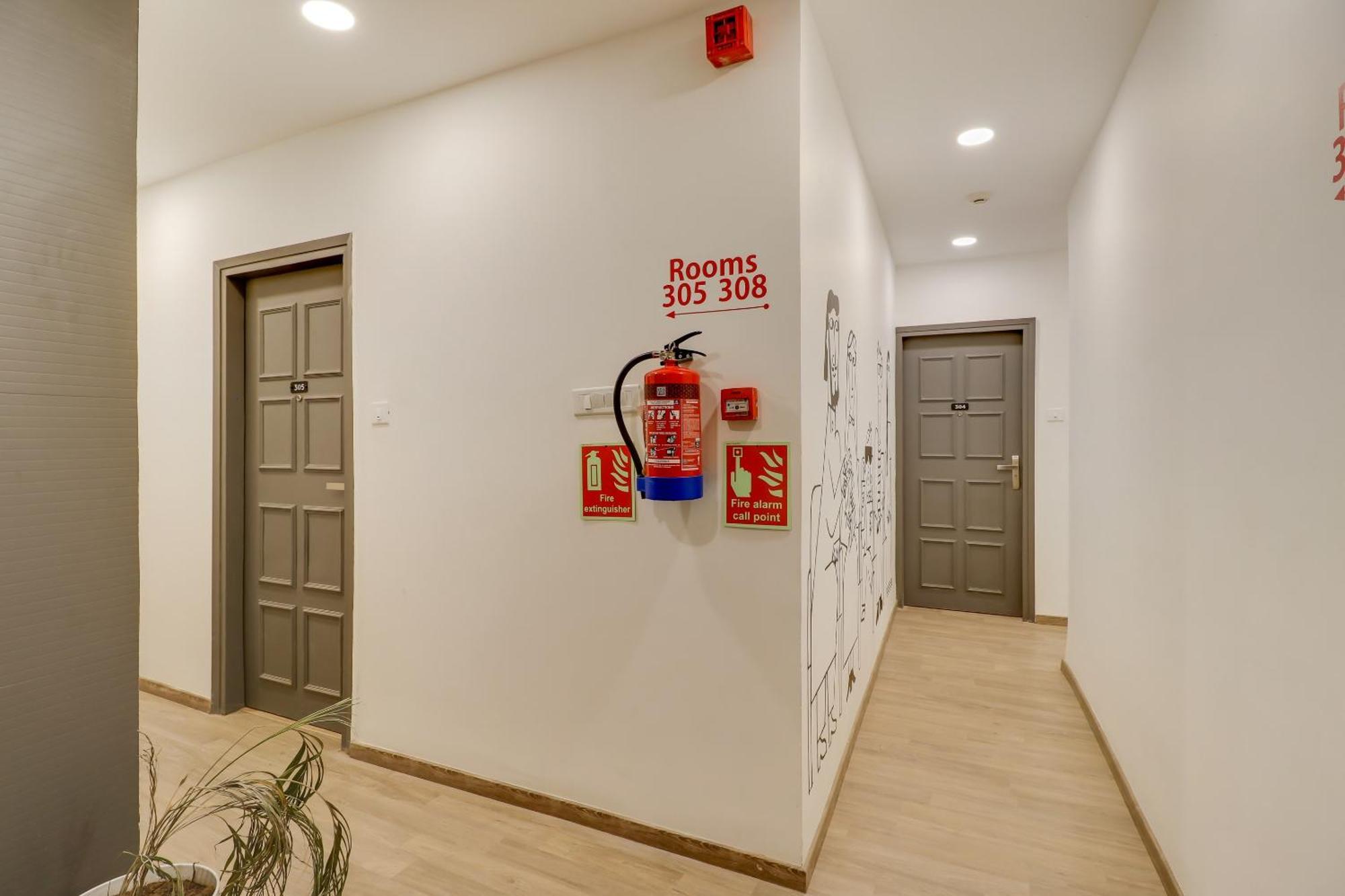ホテル Townhouse Woodland ナーグプル エクステリア 写真